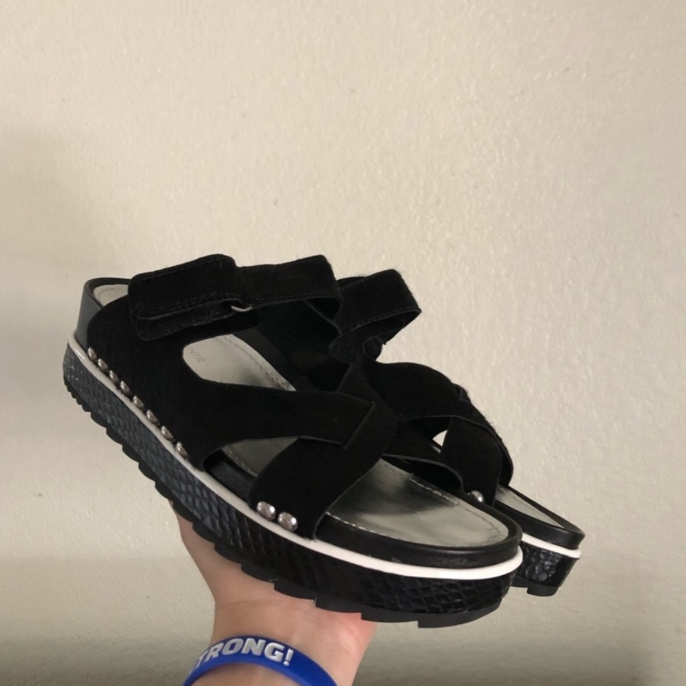 NWOT Donald J Pliner Sandals
